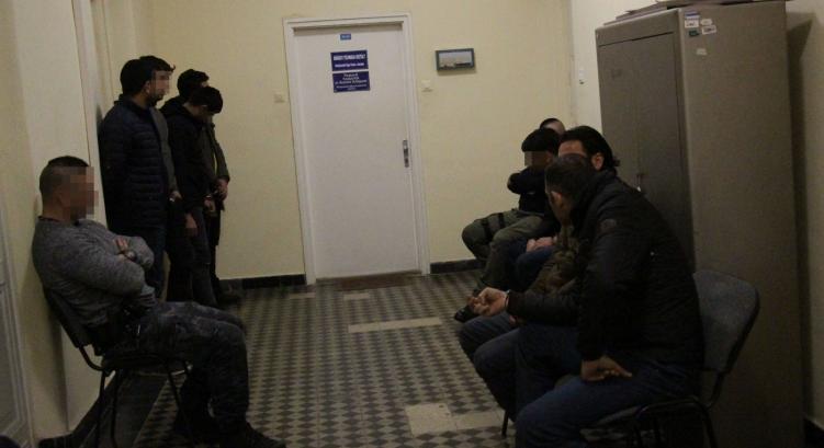 Migránsokat csempészett az országba egy román bűnbanda