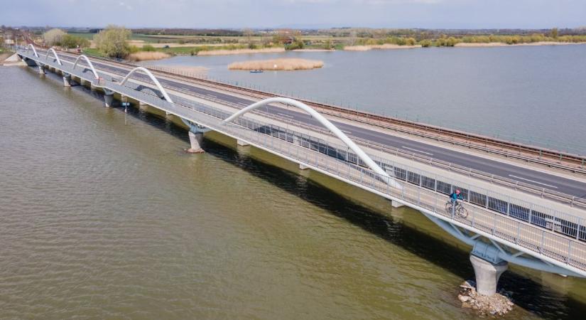 A Tisza-tavi kerékpáros híd lett az Év Kerékpárútja!