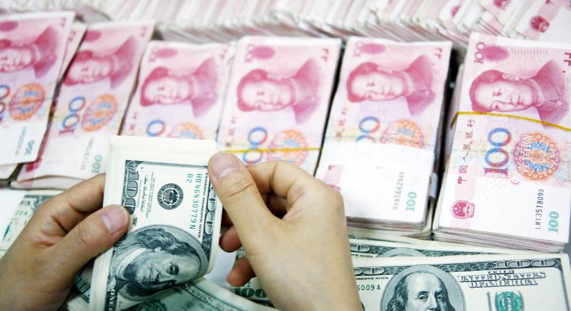 A kínai jüan hároméves csúcson az amerikai dollárral szemben