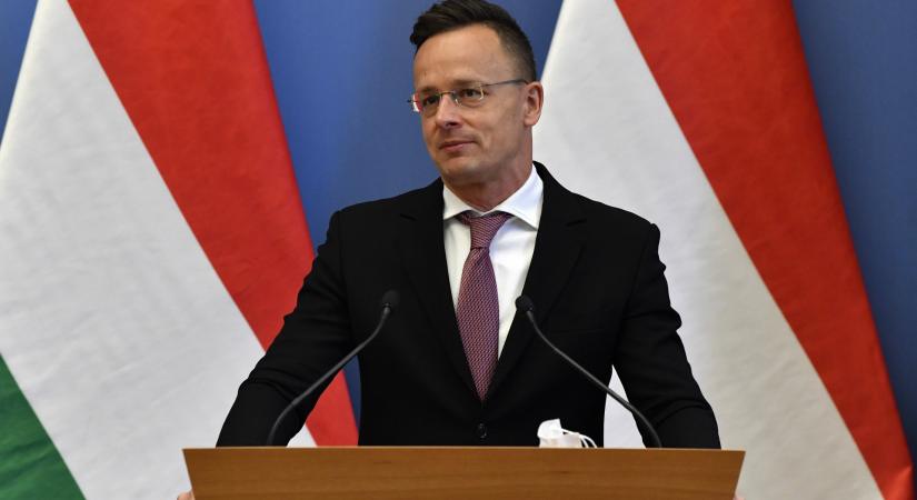 Szijjártó Péter: szabad lesz az utazás az oltottak számára Magyarország és Csehország között