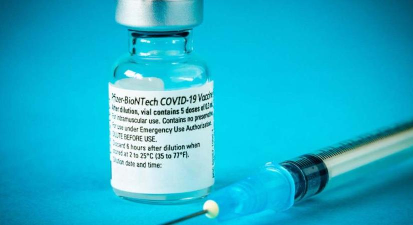 Az Egyesült Államokban engedélyezték a 12–15 évesek Pfizer-vakcinával való oltását