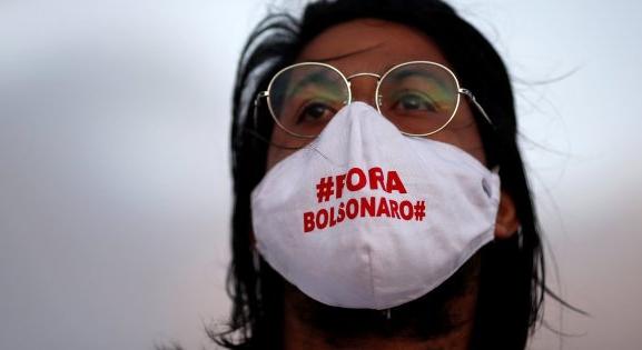 900 alatt az új halálesetek száma Brazíliában