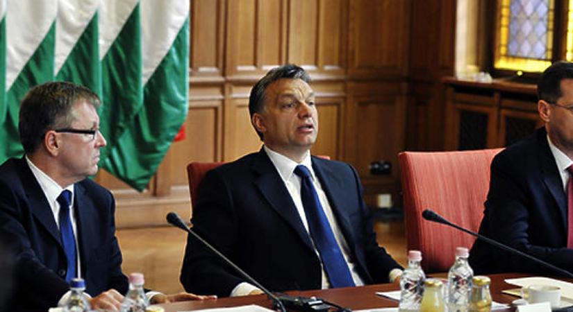 Tordai Bence: Orbánék padlógázzal hajtanak a zsákutcába