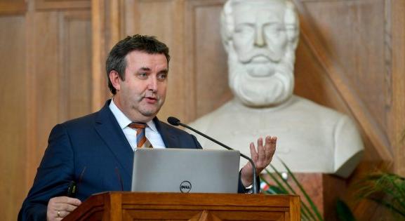 Cser-Palkovics András: normál időkben az önkormányzatoknak kellene a helyi adókról dönteni