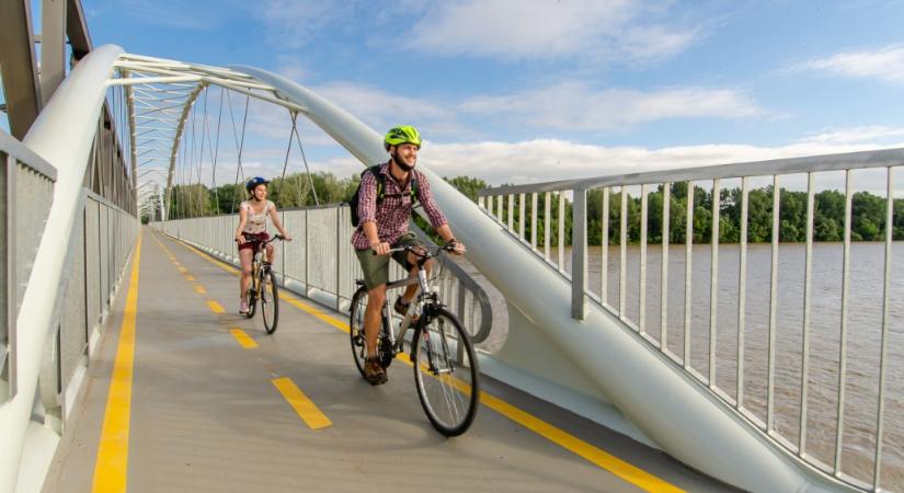 A Tisza-tavi híd lett az Év Kerékpárútja