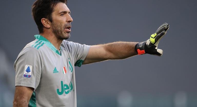 Buffon távozik a Juventustól, de nem akar visszavonulni