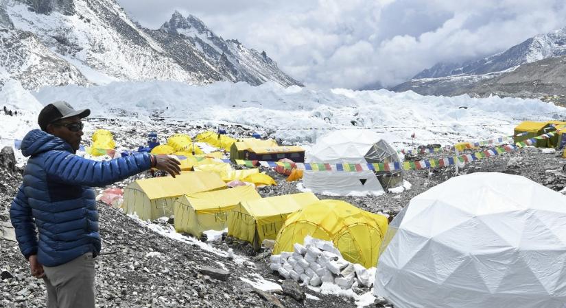 Választóvonalat húznak a Mount Everesten a járvány megfékezésére