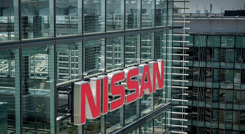 Történelmi veszteségre számít a Nissan