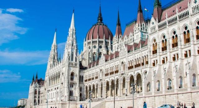 Parlament elé kerül a turizmustörvény módosítása