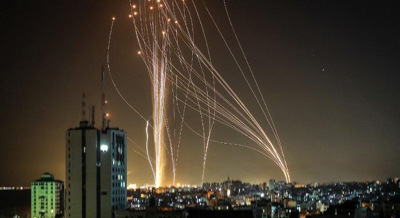 Rakétaeső zúdult Tel-Avivra és Izrael központi részére