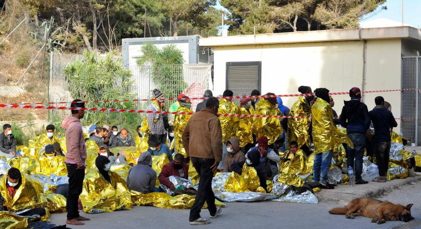 Még Líbiának is fizethet az Európai Unió, hogy ne jöjjön több menekült