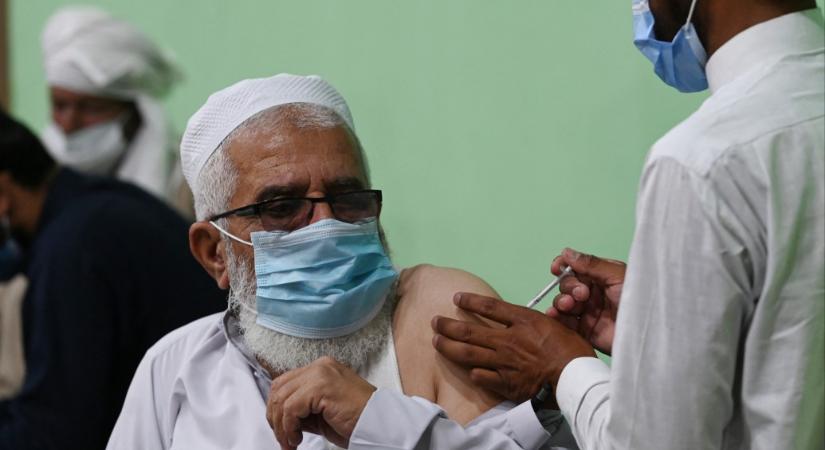 A WHO valóban zöld utat adott a Sinopharm vakcinájának, de az túlzás, hogy ajánlaná 60 éves kor felett