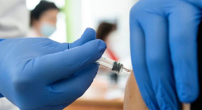 Oltásnaplók a keleti vakcinákkal: „Egy napra kiütött, de nagyon megérte”