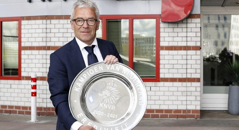 Beolvasztotta a bajnoki címért járó trófeáját az Ajax