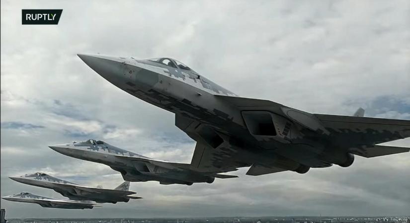 Lehet, hogy CGI-al rajzolták meg a legjobb repülőgépüket az oroszok a bemutatón?