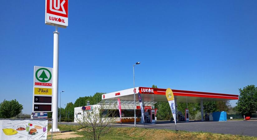 Folytatódik a Lukoil nyomulása az agglomerációban, két Mol-kutat cseréltek le az orosz márkára