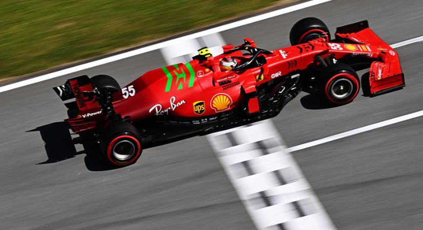 Sainz: Leclerc abban jó a Ferrarinál, amit én is tudtam a McLarennél