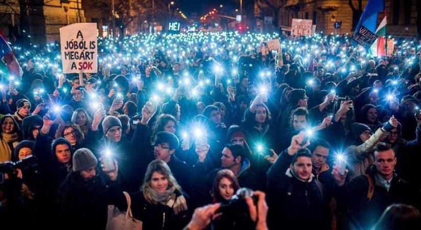 Nem várt fordulat: több ezres tüntetést szervez az ellenzéki politikus fideszék lépése miatt