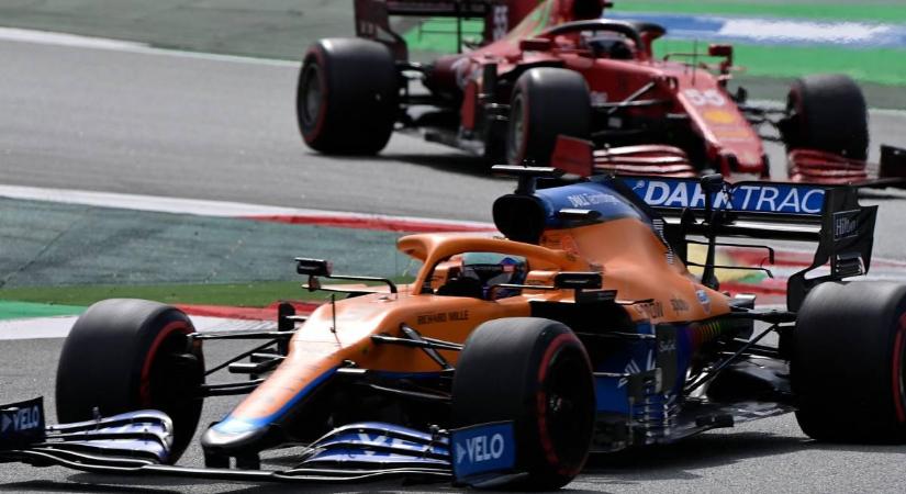 F1: a McLaren további fejlesztésekkel győzné le a Ferrarit