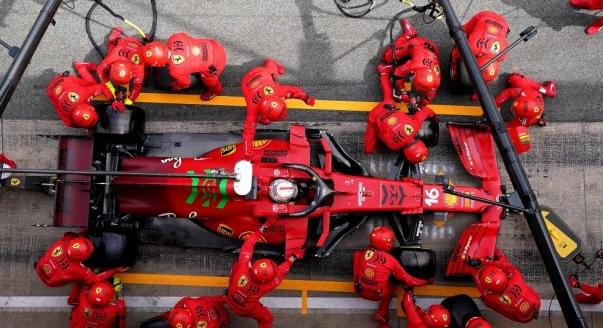 A McLaren-harc ellenére is már 95 százalékban 2022-re figyel a Ferrari
