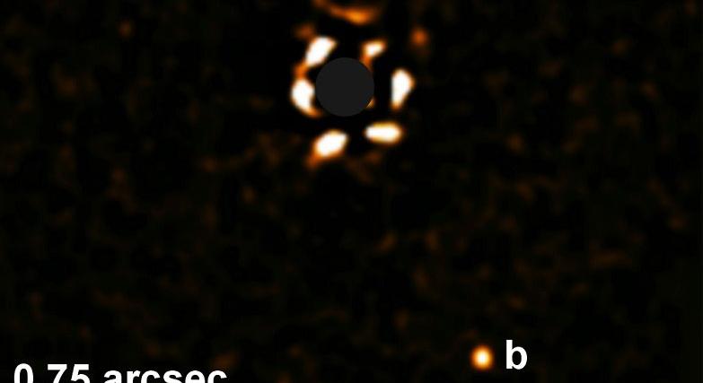 Fiatal csillagától meglepően távoli helyen fotózott le egy gázóriás exobolygót az ESO chilei óriástávcsöve