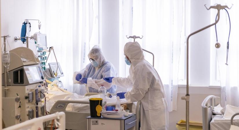 Másfélezer alatt a napi új fertőzések száma Csehországban