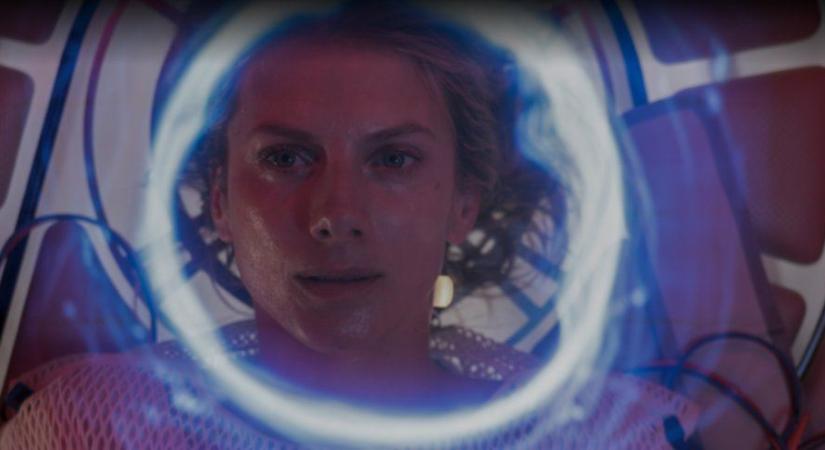 Oxigén: Klausztrofób borzongás az év sci-fi thrillerje (Oxigén kritika - Netflix) (kritika)