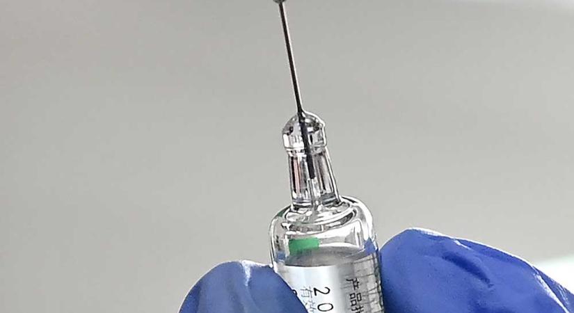 A Pfizer/BioNTech vakcina hatásossága 95 százalék fölött van