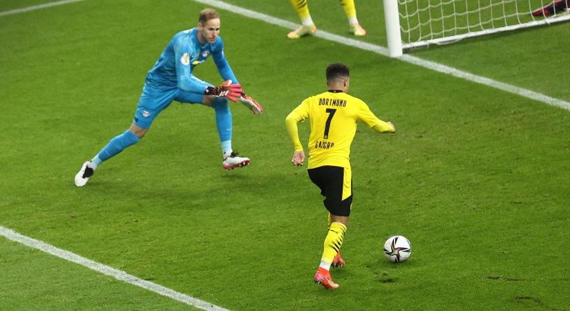 Német Kupa: Gulácsi kiszolgáltatott volt, a "beépített ember" hibája is kellett a Dortmund ötödik sikeréhez - videó