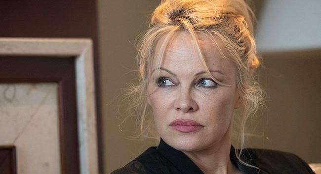 „Olcsó utánzat” – Pamela Anderson kiakadt a róla szóló sorozat miatt