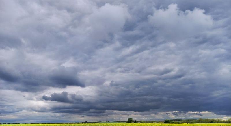 Leszakad az ég a következő napokban – ennyi eső eshet a magyar nagyvárosokra