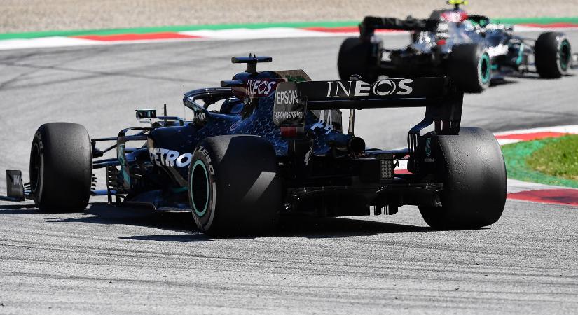 F1: A Mercedesnél sem értik a füstölő motort