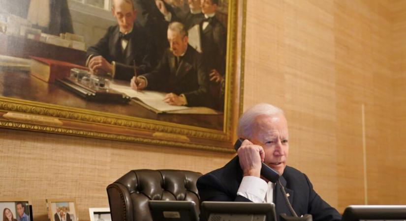 Telefonon egyeztetett Biden az izraeli kormányfővel és a palesztin elnökkel is