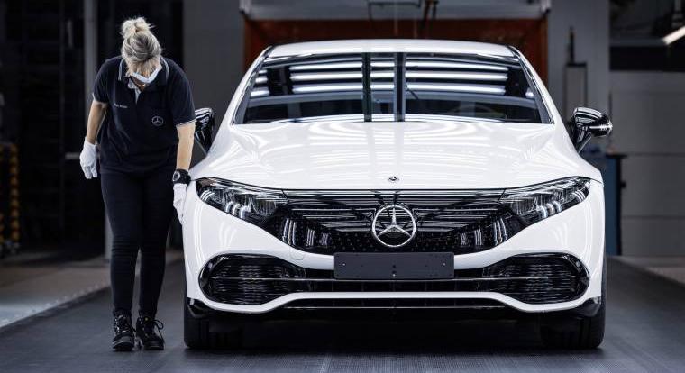 Indul az első teljesen elektromos Mercedes-Benz autó, az EQS gyártása Sindelfingenben