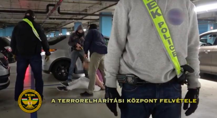 Egy budapesti pláza parkolójában fogta el a TEK a szlovák dílert