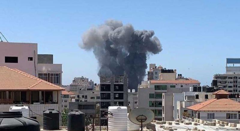 Mintegy száz rakétát lőtt ki vasárnapra virradóan az izraeli légierő palesztin célpontokra
