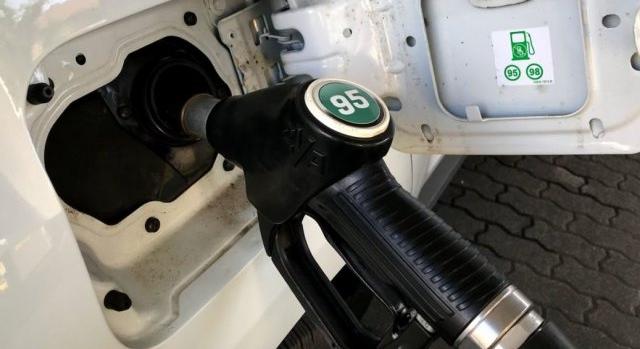 Csak a benzin ára változik szerdán, de az legalább csökken