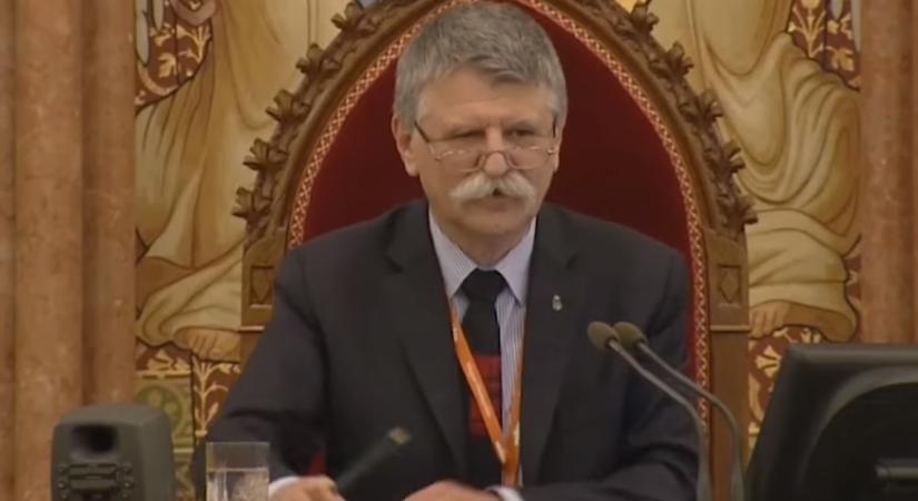 Kabaré a parlamentben: Jakab Péter olyat mondott, hogy Kövér László fenyegetőzni kezdett