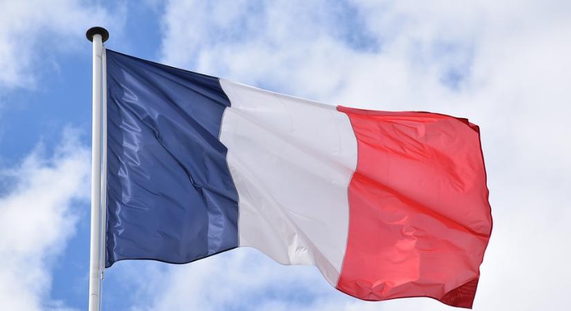 Franciaországban megkezdődik a korlátozások fokozatos enyhítése