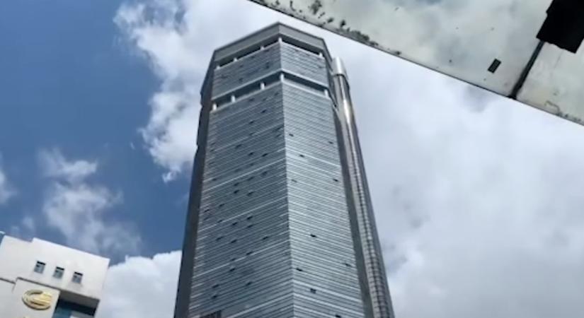 Inogni kezdett egy kínai felhőkarcoló, evakuálták az embereket