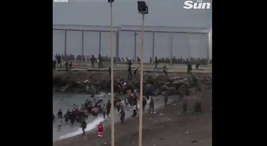 Videó: Ezrével toloncolják vissza a spanyolok a marokkói határsértőket