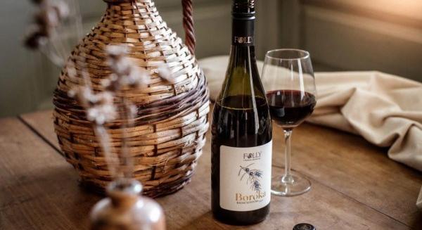 Folly Boróka vörös: a tradicionális, fehér boros borászat vörös borral lépett a piacra