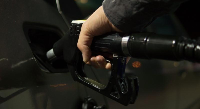 Benzinár: 429 forint, gázolajár: 430 forint a magyar kutakon május 19-től