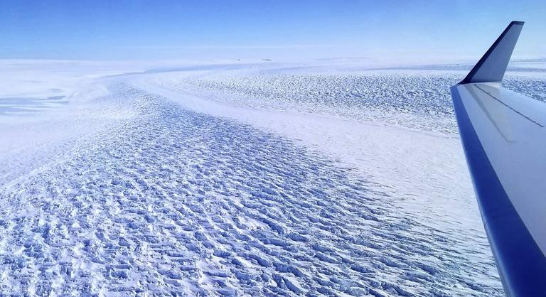 A világ legnagyobb jéghegye szakadhat le az Antarktiszról