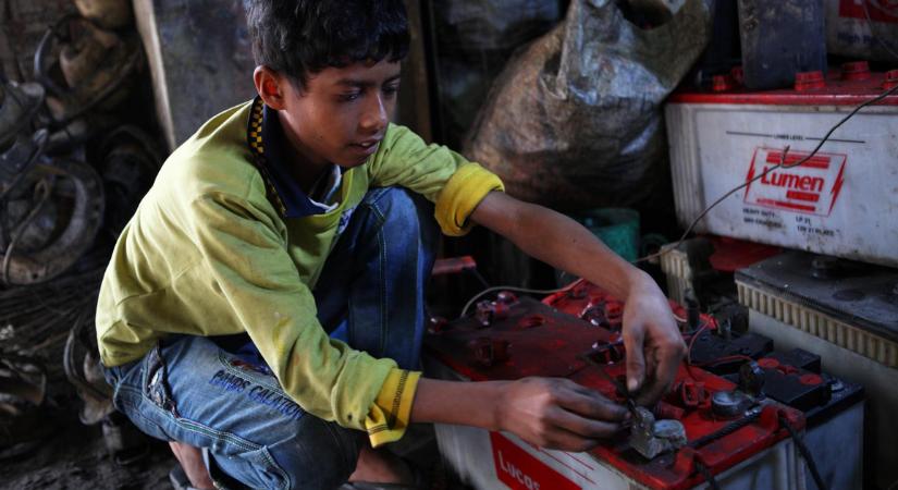 UNICEF: Több százmillió gyereket fenyeget az ólommérgezés