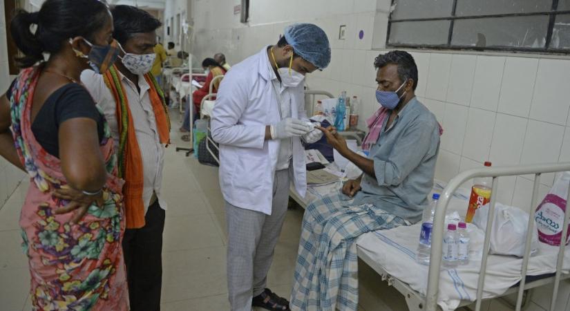 Terjed a feketegomba fertőzés Indiában, sokszor csak a szem eltávolításával lehet megállítani a ragályt