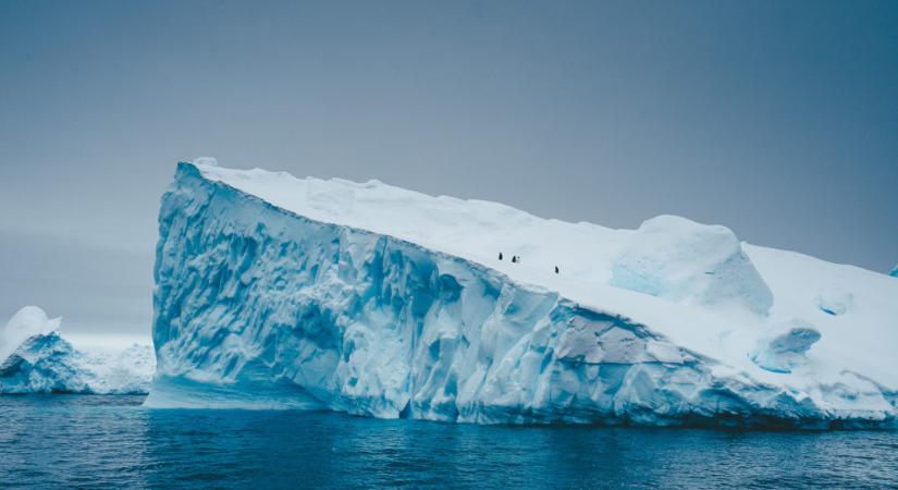 A világ legnagyobb jéghegye vált le az Antarktiszról