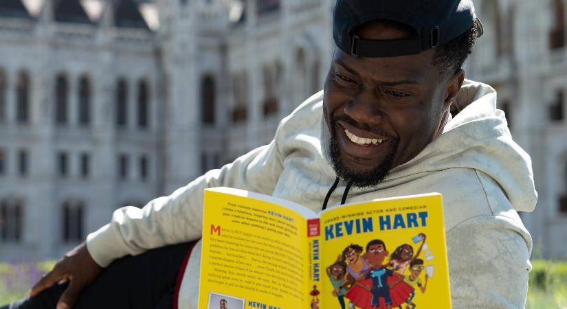 Kevin Hart a Kossuth téren röhög a saját gyerekkönyvén