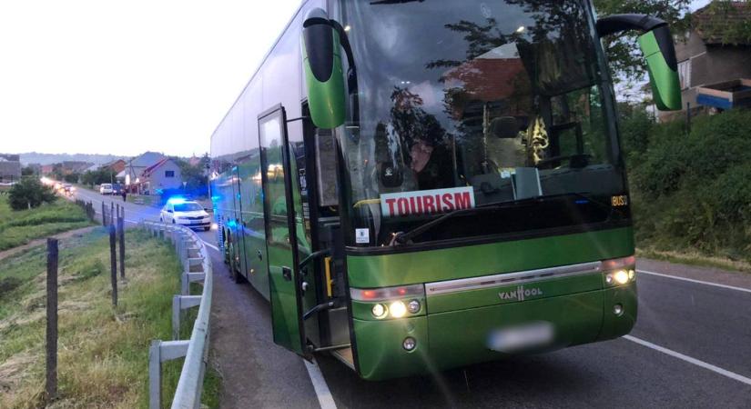 Halálos baleset a Beregszászi járásban: 34 éves férfit gázolt el egy menetrend szerinti busz