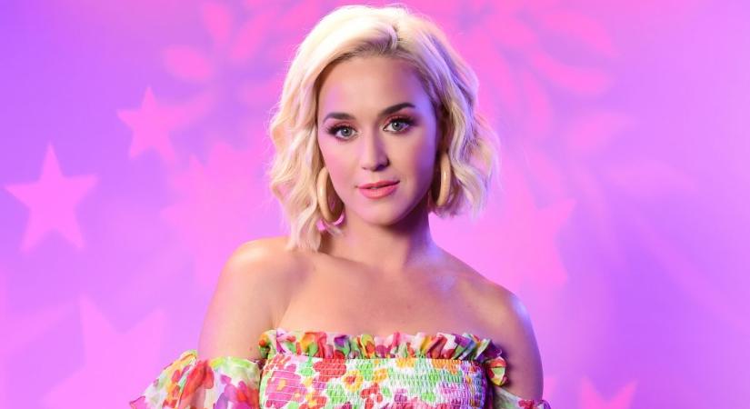 Egészen felismerhetetlenre sminkelték Katy Perryt egy francia divatmagazinba